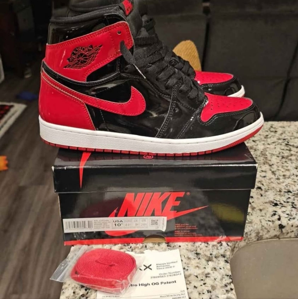 JORDAN 1 PATENT BREDS PADS SIZE 10.5